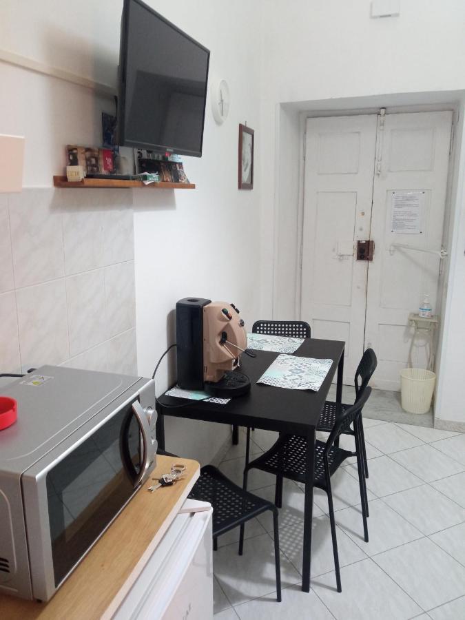 Domus Adriana Apartment เนเปิลส์ ภายนอก รูปภาพ